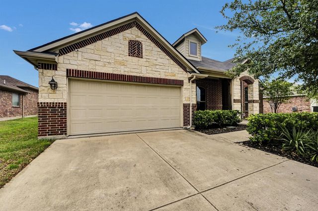 556 Bretts Way, Burleson, TX 76028