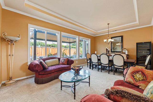 561 Fresian Dr, Oakdale, CA 95361