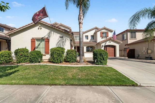 561 Fresian Dr, Oakdale, CA 95361
