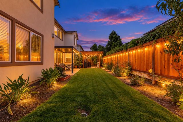 561 Fresian Dr, Oakdale, CA 95361