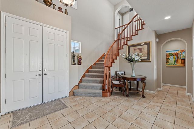 561 Fresian Dr, Oakdale, CA 95361