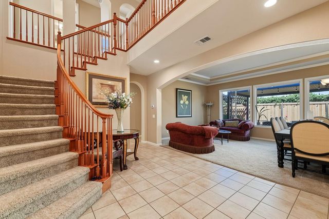 561 Fresian Dr, Oakdale, CA 95361