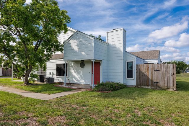 7252 The Mansions Dr D-2, Corpus Christi, TX 78414