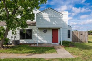 7252 The Mansions Dr D-2, Corpus Christi, TX 78414