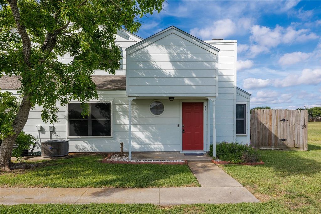 7252 The Mansions Dr D-2, Corpus Christi, TX 78414