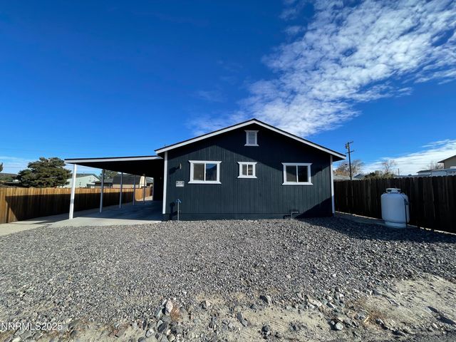 370 Connelly St, Hawthorne, NV 89415