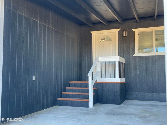 370 Connelly St, Hawthorne, NV 89415