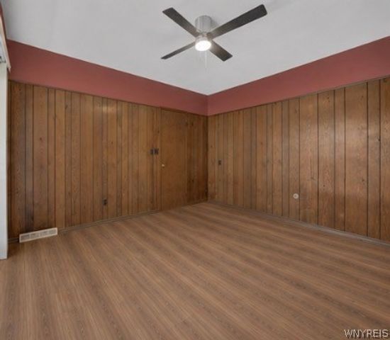 1 Emsworth Avenue, Tonawanda, NY 14223
