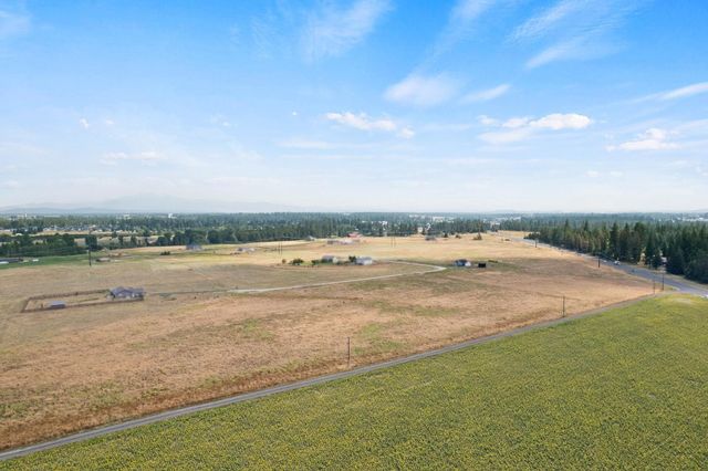 5815 W Mule Deer Ln, Deer Park, WA 99006