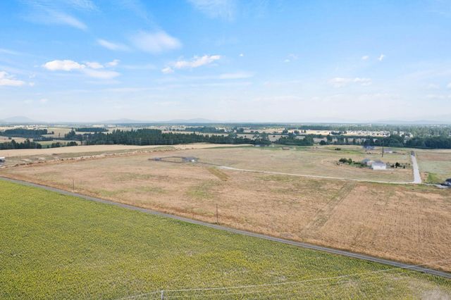 5815 W Mule Deer Ln, Deer Park, WA 99006