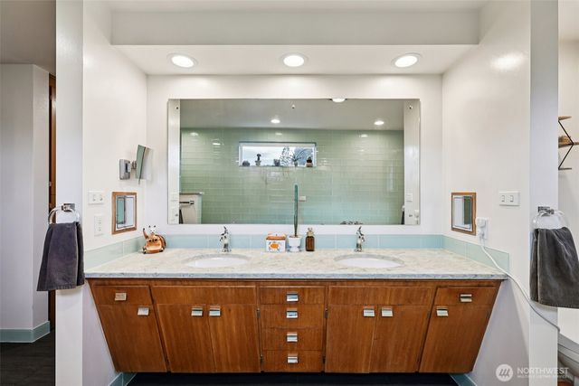 1209 S 10th Street, Mount Vernon, WA 98274