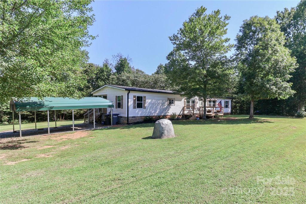175 Larue Circle, Statesville, NC 28625