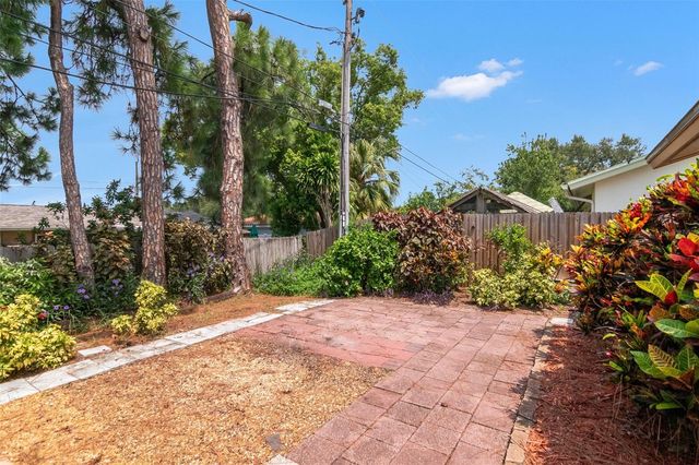 1150 BROOK DRIVE W, Dunedin, FL 34698