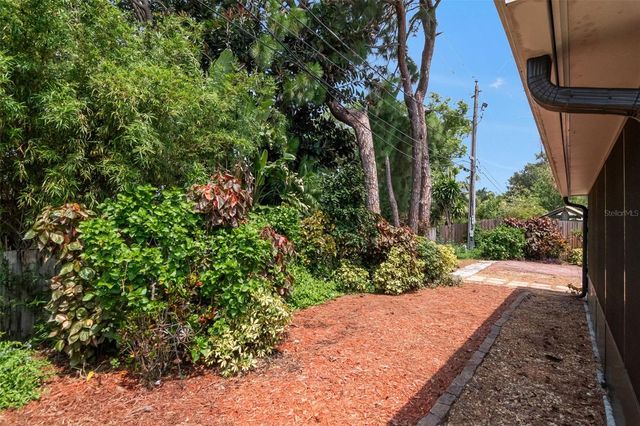 1150 BROOK DRIVE W, Dunedin, FL 34698