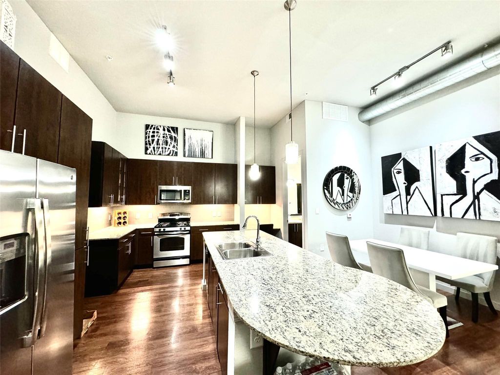 2525 Mccue St Road 249, Houston, TX 77056