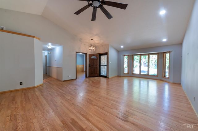 1840 Candleridge Dr, Twin Falls, ID 83301