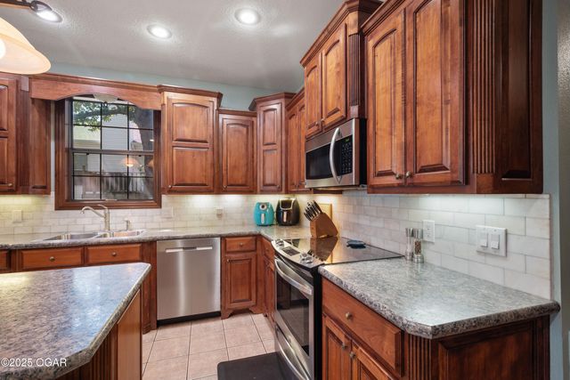 1806 Mountain Ash Drive, Joplin, MO 64801