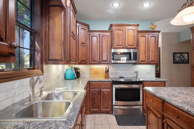 1806 Mountain Ash Drive, Joplin, MO 64801