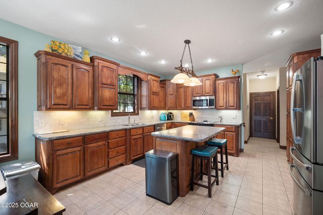 1806 Mountain Ash Drive, Joplin, MO 64801