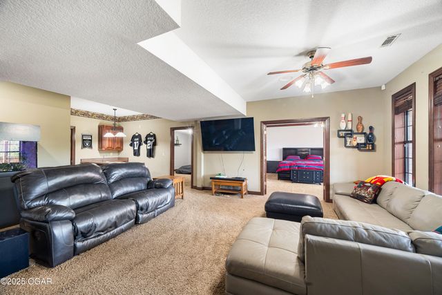 1806 Mountain Ash Drive, Joplin, MO 64801