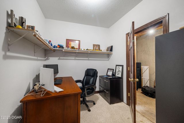 1806 Mountain Ash Drive, Joplin, MO 64801