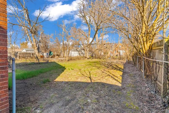 16634 Cruse Street, Detroit, MI 48235