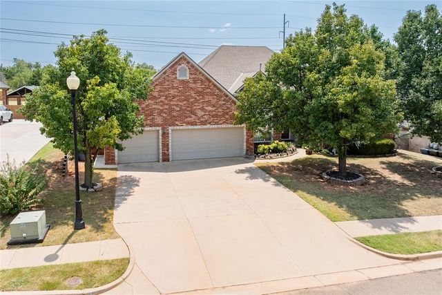3308 Huntsman Court, Edmond, OK 73003