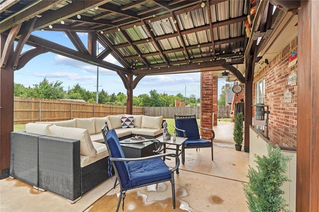 3308 Huntsman Court, Edmond, OK 73003