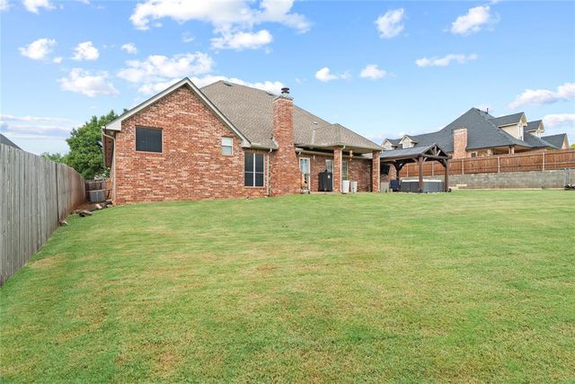 3308 Huntsman Court, Edmond, OK 73003