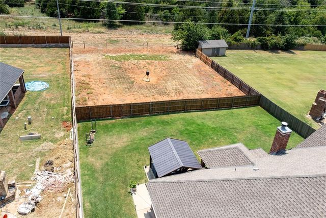 3308 Huntsman Court, Edmond, OK 73003