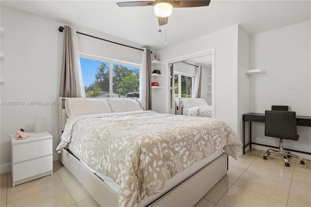 6641 Freedom St, Hollywood, FL 33024
