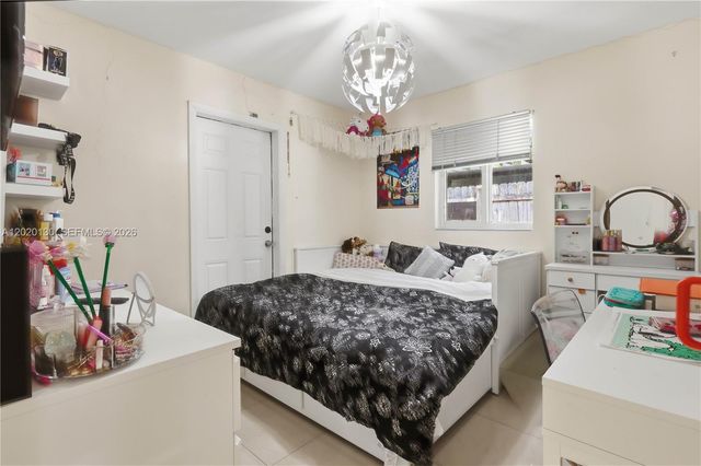 6641 Freedom St, Hollywood, FL 33024