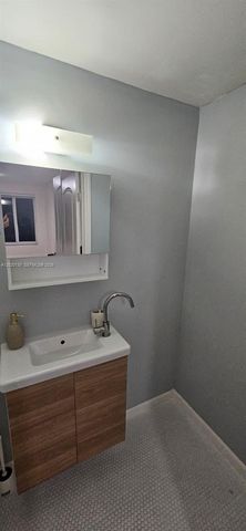 6641 Freedom St, Hollywood, FL 33024