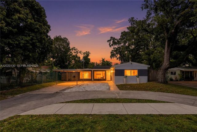 6641 Freedom St, Hollywood, FL 33024