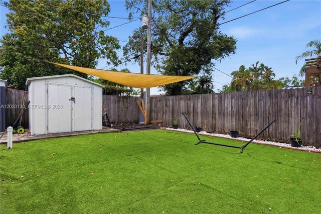 6641 Freedom St, Hollywood, FL 33024