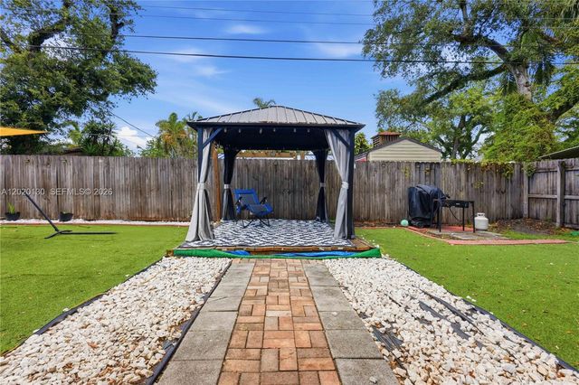 6641 Freedom St, Hollywood, FL 33024