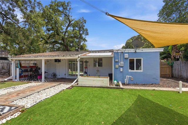6641 Freedom St, Hollywood, FL 33024