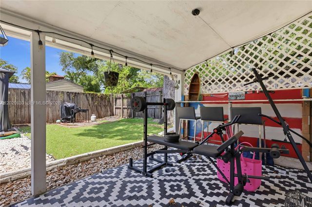 6641 Freedom St, Hollywood, FL 33024