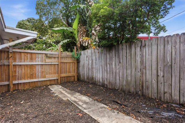 6641 Freedom St, Hollywood, FL 33024