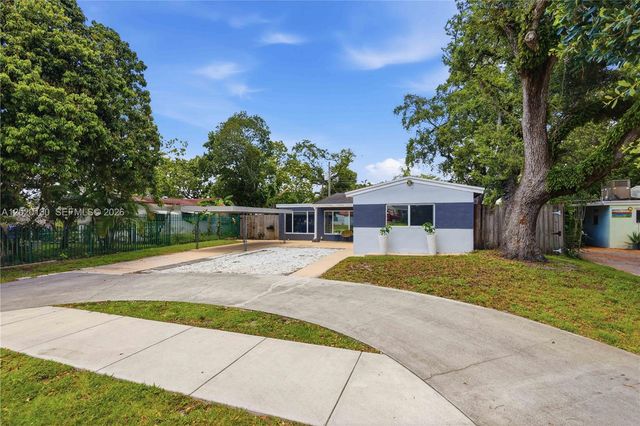6641 Freedom St, Hollywood, FL 33024