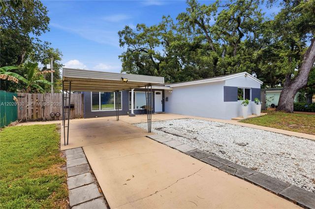 6641 Freedom St, Hollywood, FL 33024