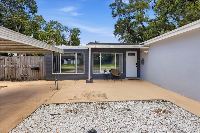 6641 Freedom St, Hollywood, FL 33024