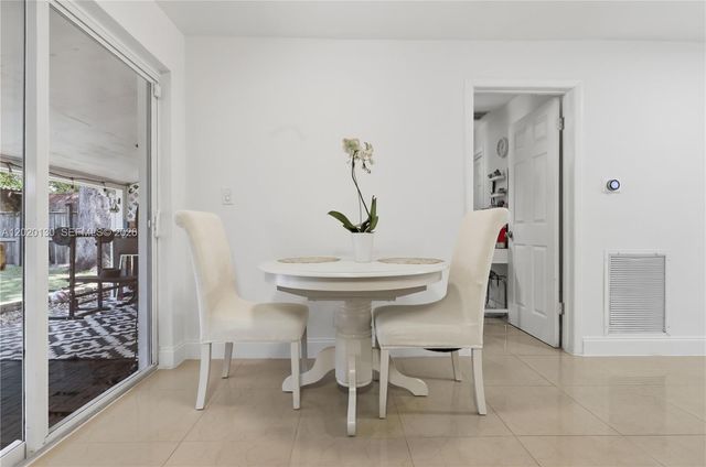 6641 Freedom St, Hollywood, FL 33024