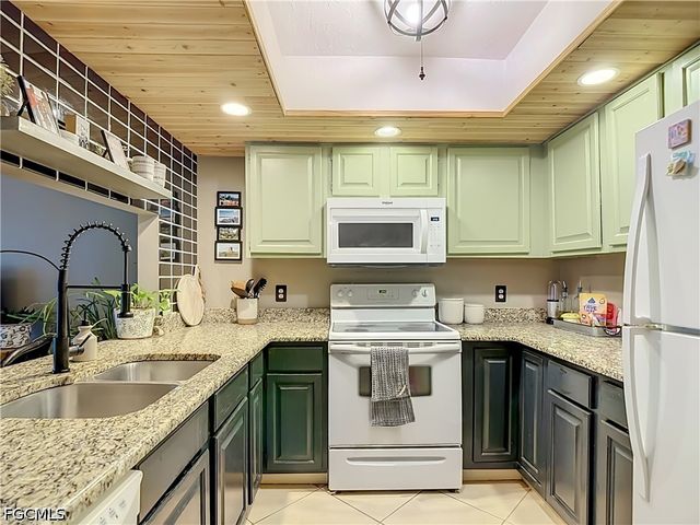 8805 Lateen LN 103, Fort Myers, FL 33919