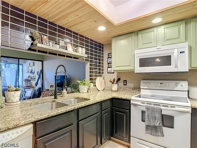 8805 Lateen LN 103, Fort Myers, FL 33919