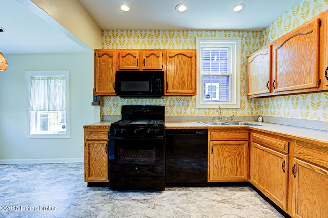 665 N Barbee Way, Louisville, KY 40217
