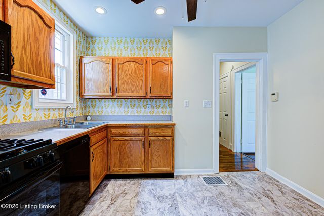 665 N Barbee Way, Louisville, KY 40217