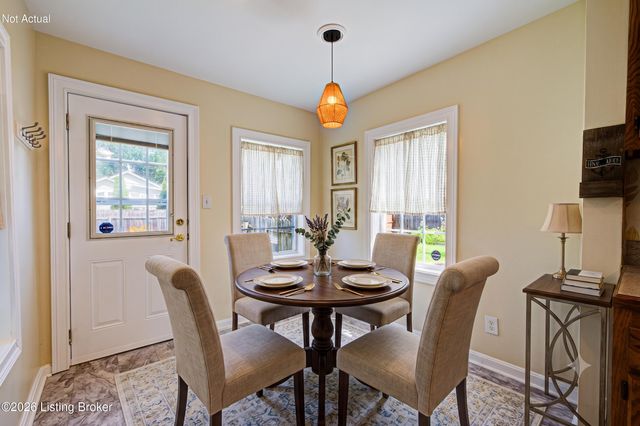 665 N Barbee Way, Louisville, KY 40217