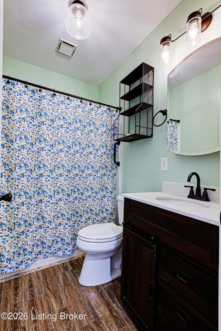 665 N Barbee Way, Louisville, KY 40217