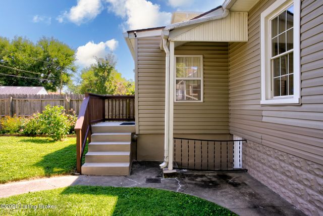 665 N Barbee Way, Louisville, KY 40217